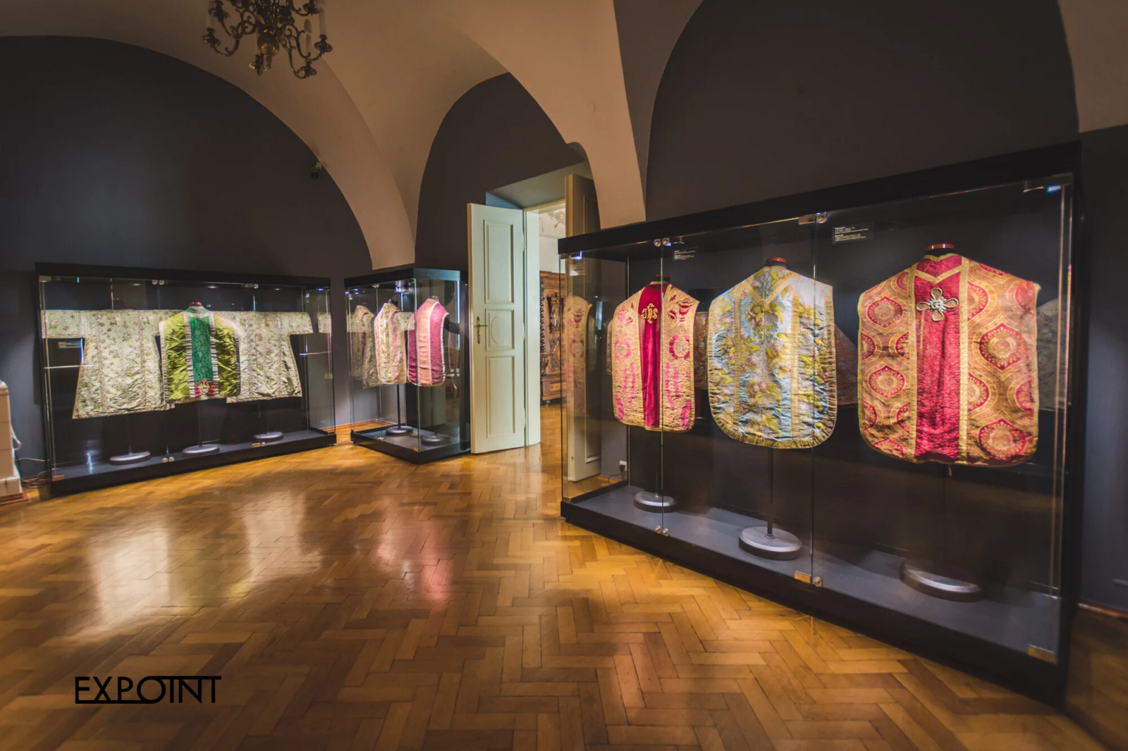 Vitrinen-Sets mit Deckenbeleuchtung